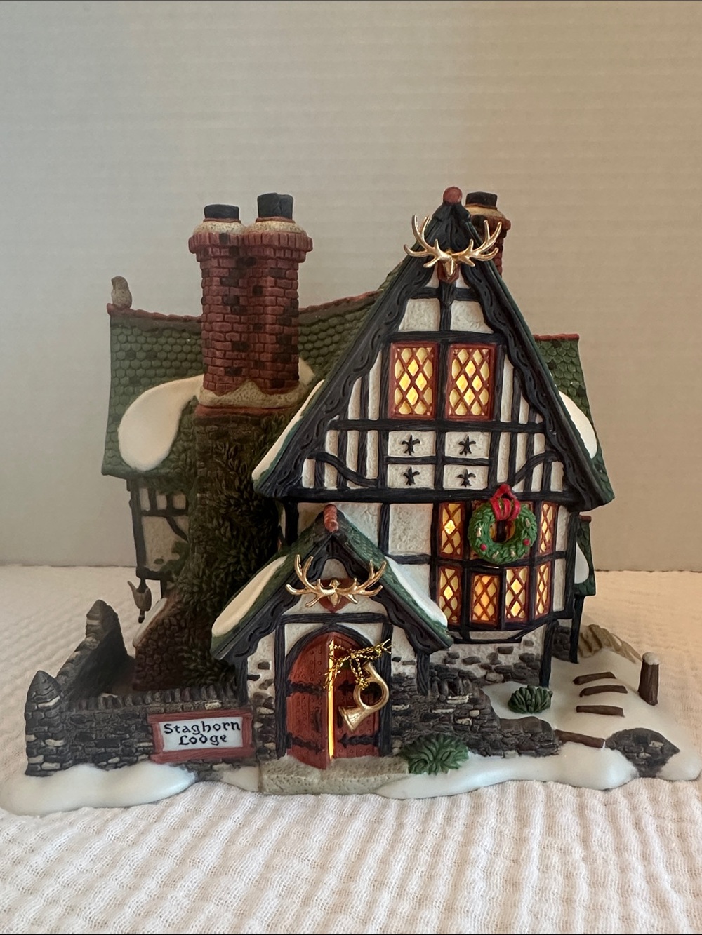 Dept 56 Dickens Village Staghorn Lodge Lighted Building EUC Retired with Light